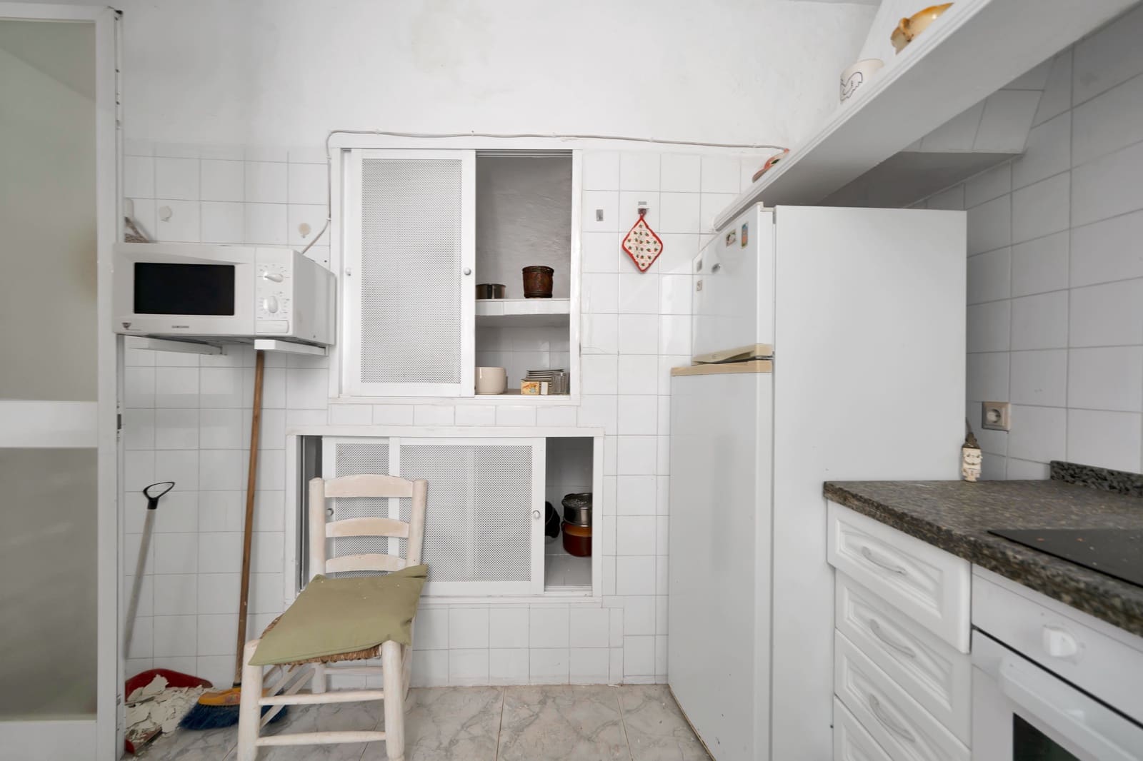 6 soveværelse Erhverv til salg i Marbella - € 990.000 (Ref: 9118896)