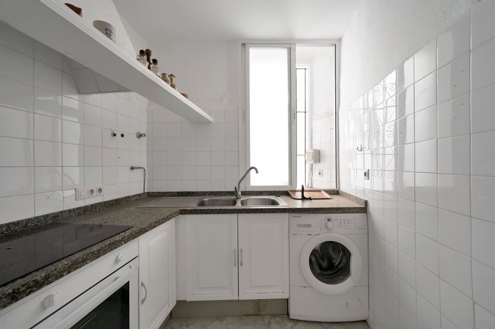 6 soveværelse Erhverv til salg i Marbella - € 990.000 (Ref: 9118896)