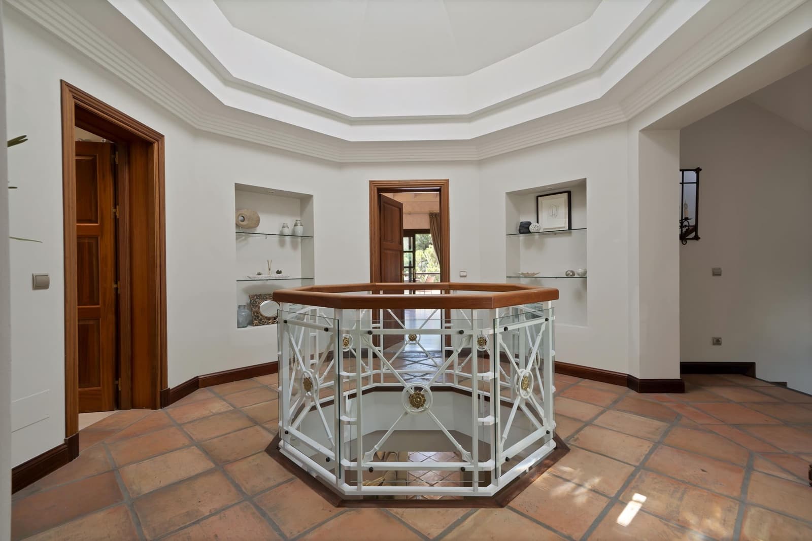5 slaapkamer Villa te koop in Marbella met zwembad garage - € 4.195.000 (Ref: 9125291)