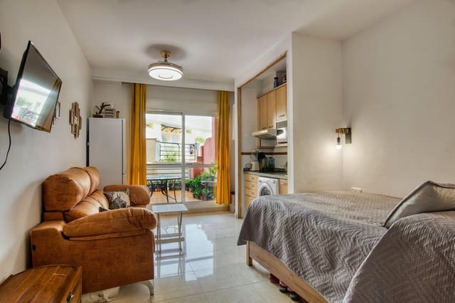 Apartament na sprzedaż w Rincón de la Victoria - 165 000 € (Ref: 9125292)