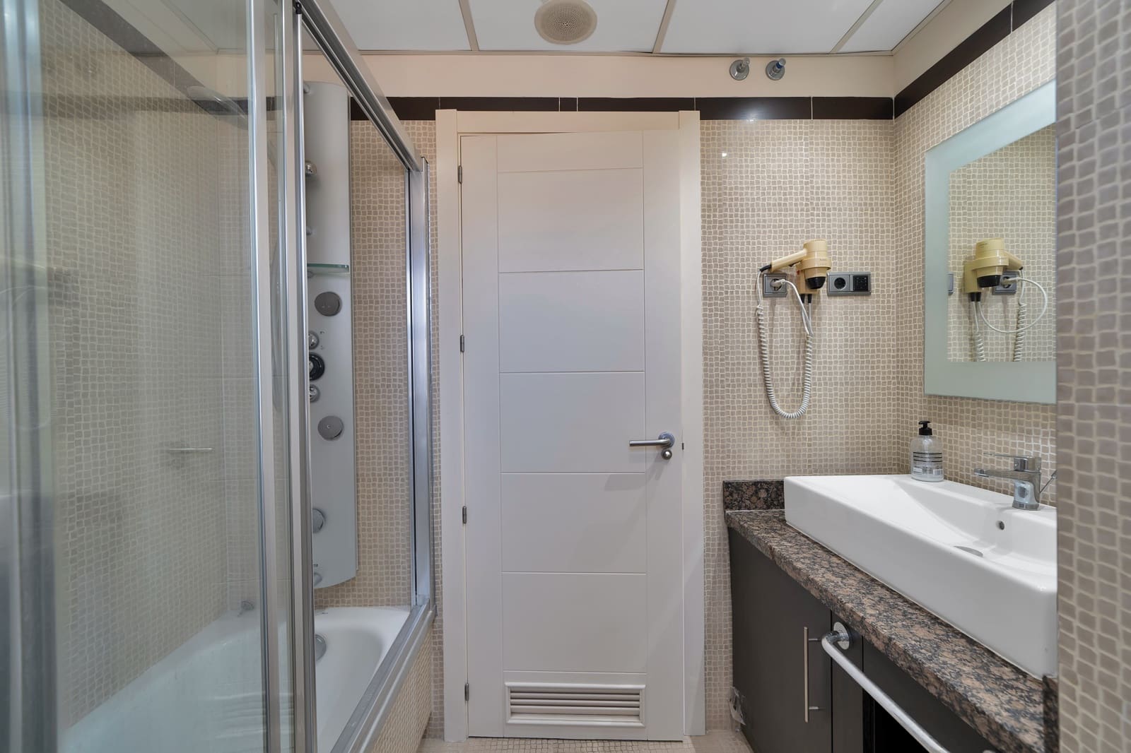 1 soveværelse Lejlighed til salg i Torrequebrada med swimmingpool - € 365.000 (Ref: 9132577)