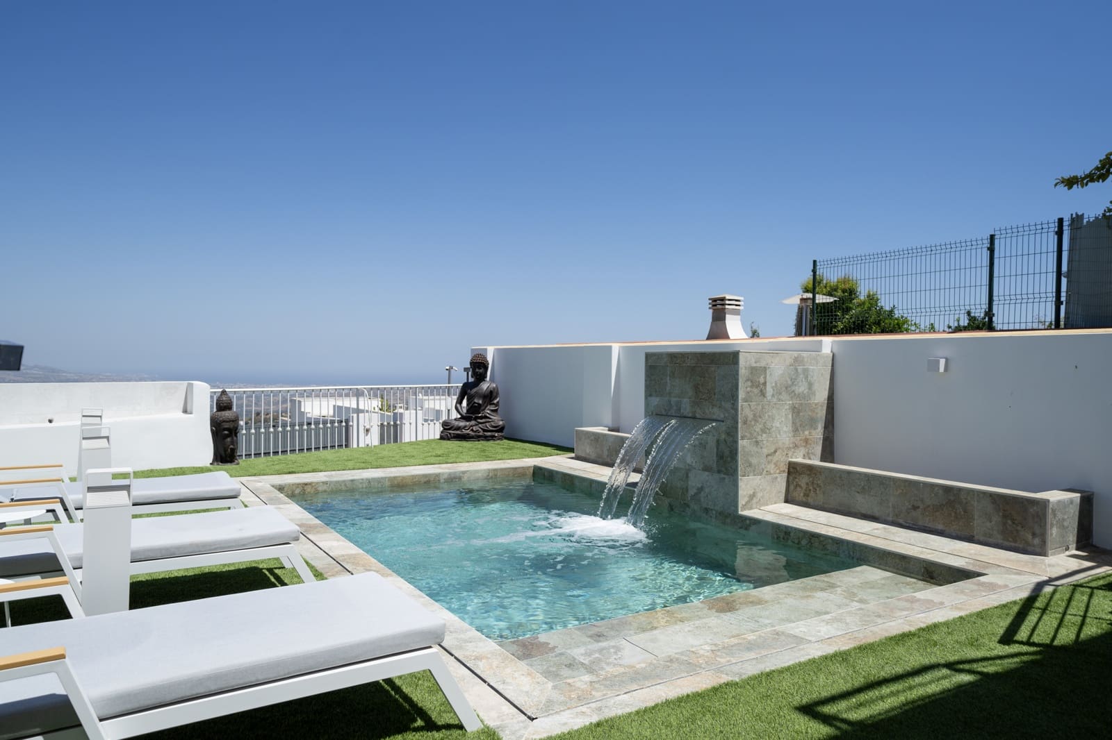 4 soverom Kjedet enebolig til salgs i Ojen med svømmebasseng - € 850 000 (Ref: 9134637)