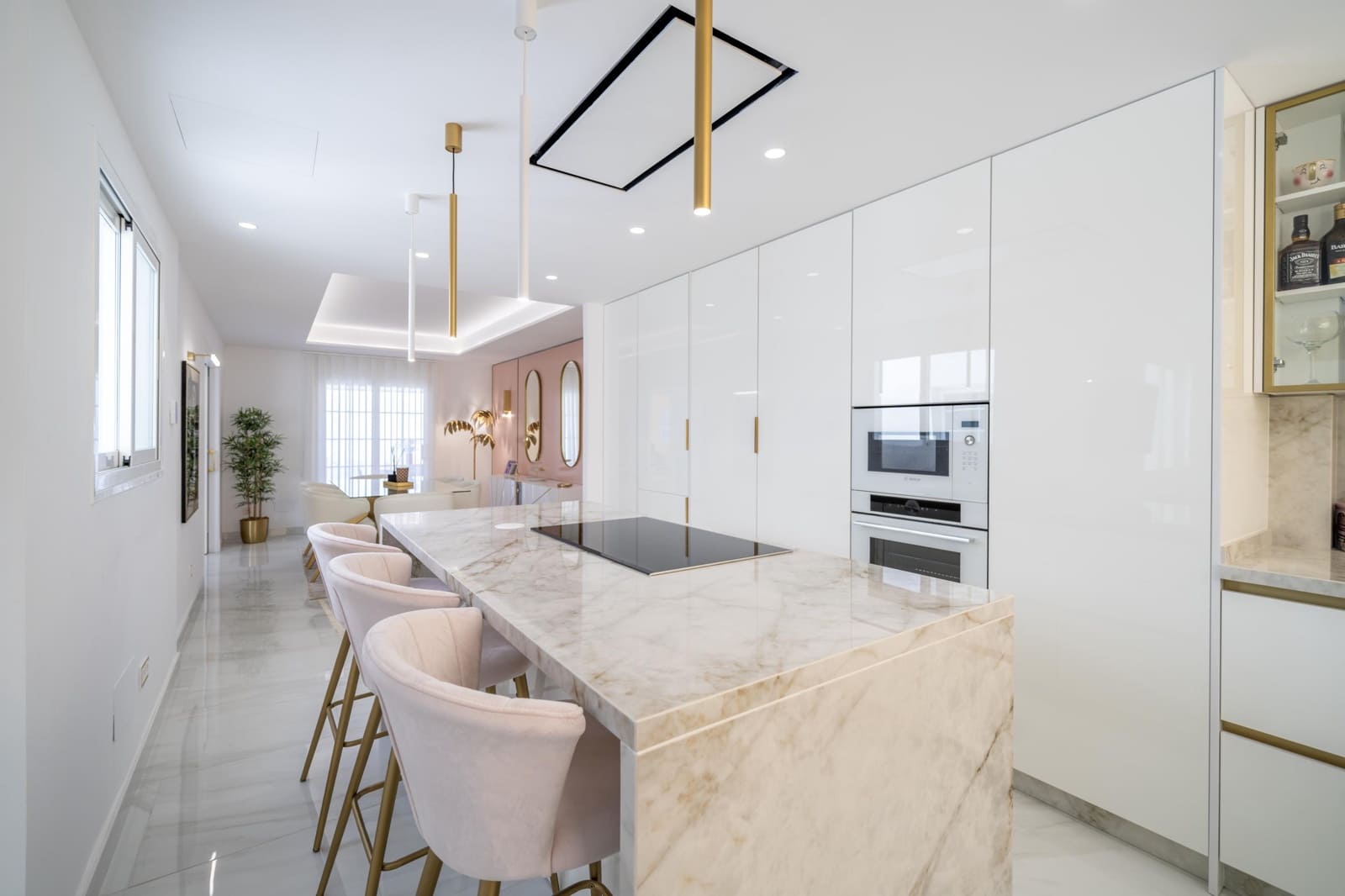 4 soveværelse Semi-Rækkehus til salg i La Mairena med swimmingpool - € 850.000 (Ref: 9134637)