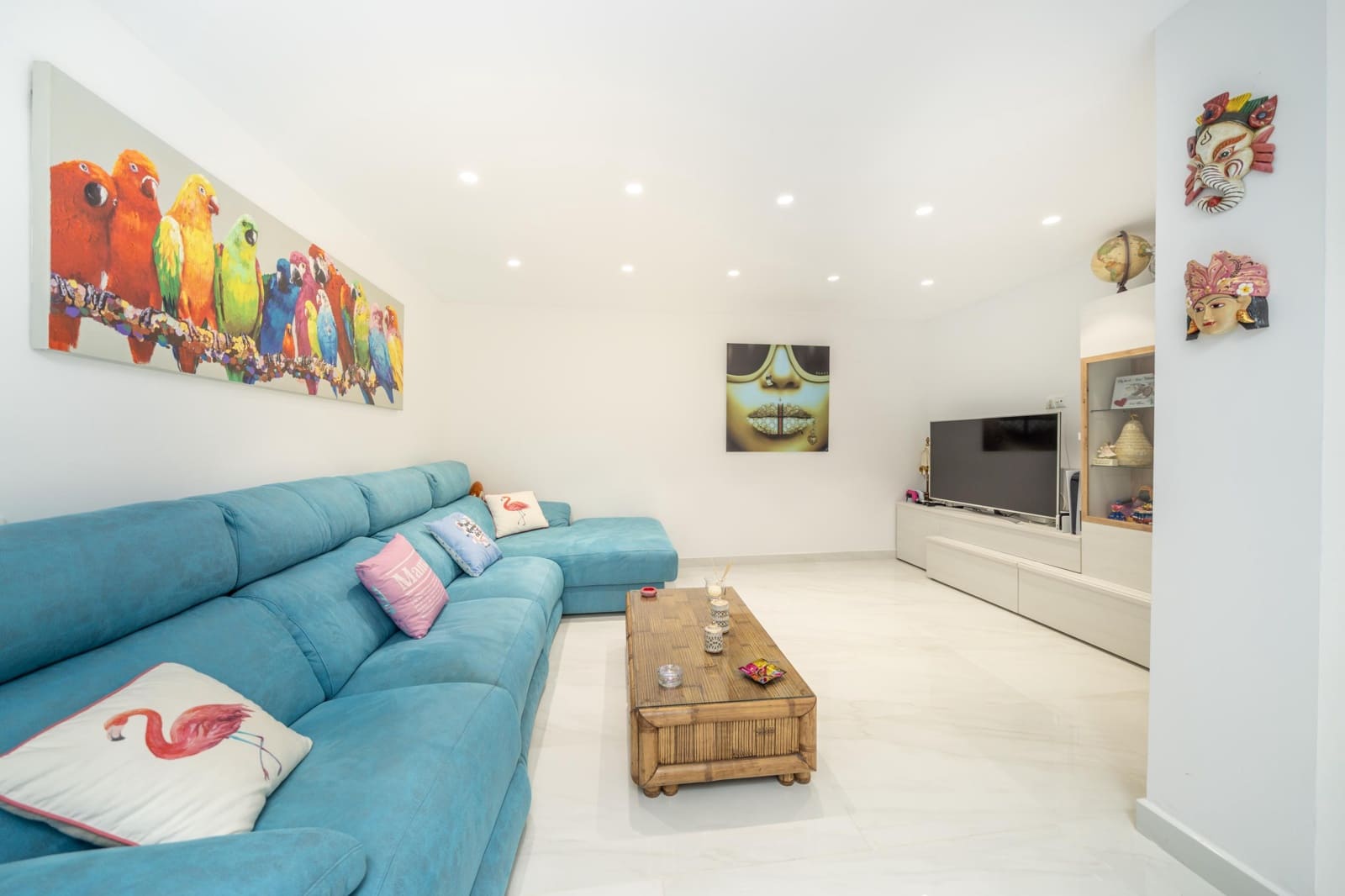 4 soveværelse Semi-Rækkehus til salg i La Mairena med swimmingpool - € 850.000 (Ref: 9134637)