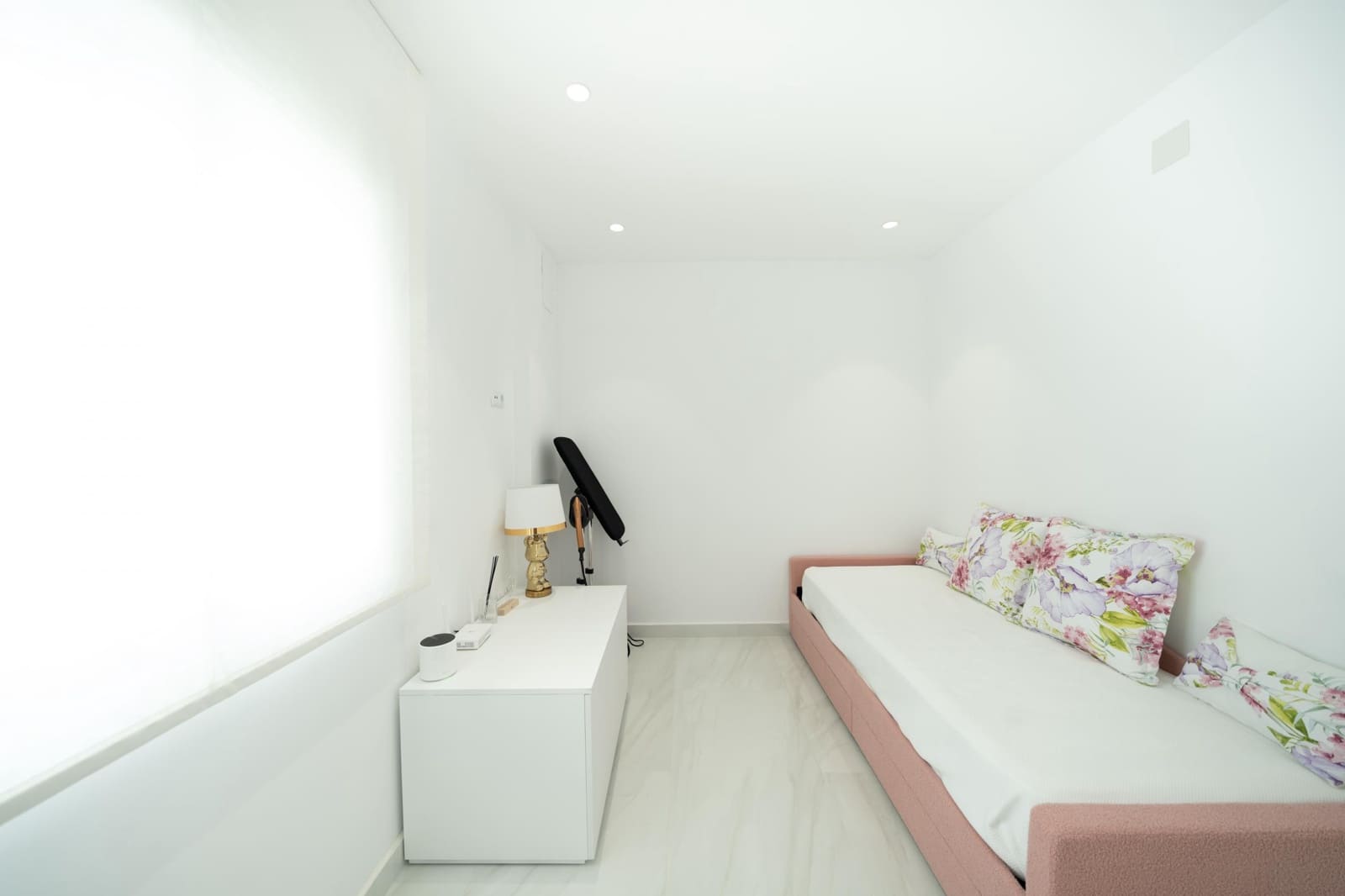 4 soveværelse Semi-Rækkehus til salg i La Mairena med swimmingpool - € 850.000 (Ref: 9134637)