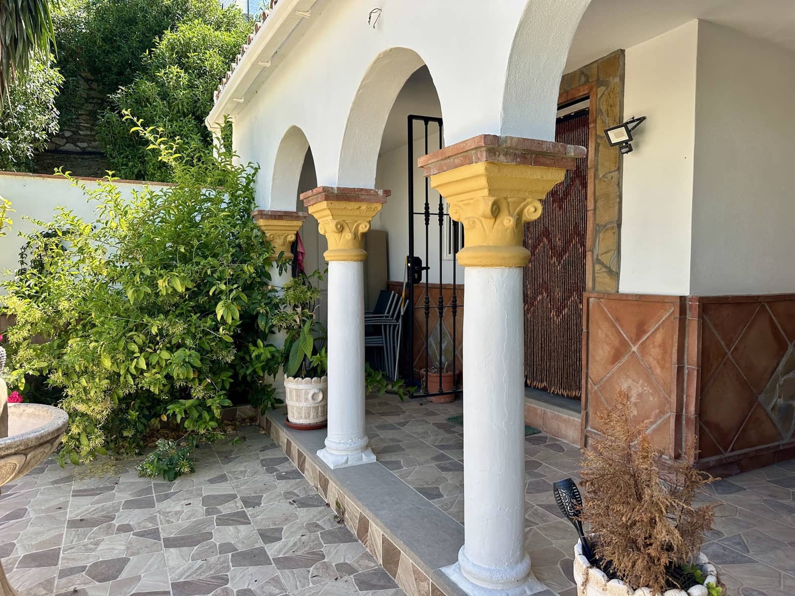 3 soveværelse Villa til salg i Manilva med swimmingpool - € 260.000 (Ref: 9137334)