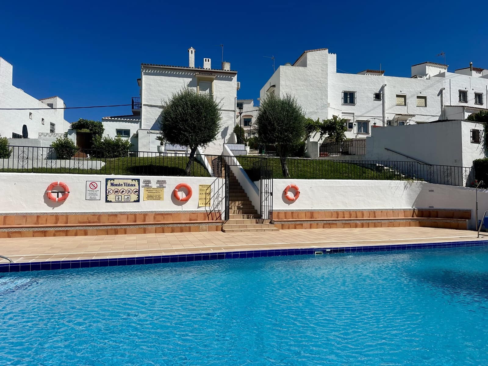 3 soveværelse Villa til salg i Manilva med swimmingpool - € 260.000 (Ref: 9137334)