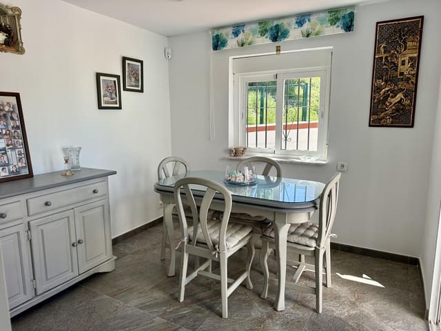 Adosado de 3 habitaciones en Manilva en venta con piscina - 253.000 € (Ref: 9137334)