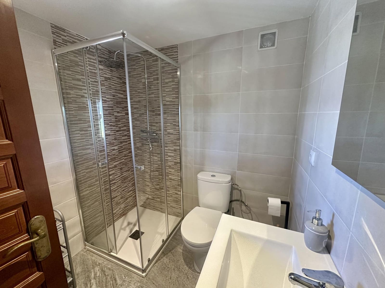 3 soveværelse Rækkehus til salg i Manilva med swimmingpool - € 247.000 (Ref: 9137334)