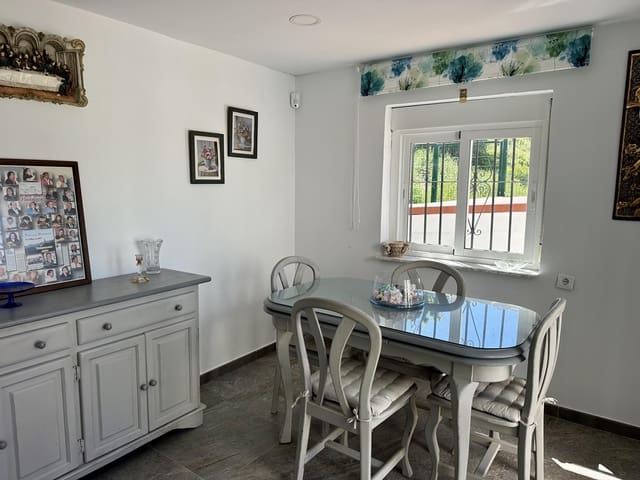 Adosado de 3 habitaciones en Manilva en venta con piscina - 225.000 € (Ref: 9137334)