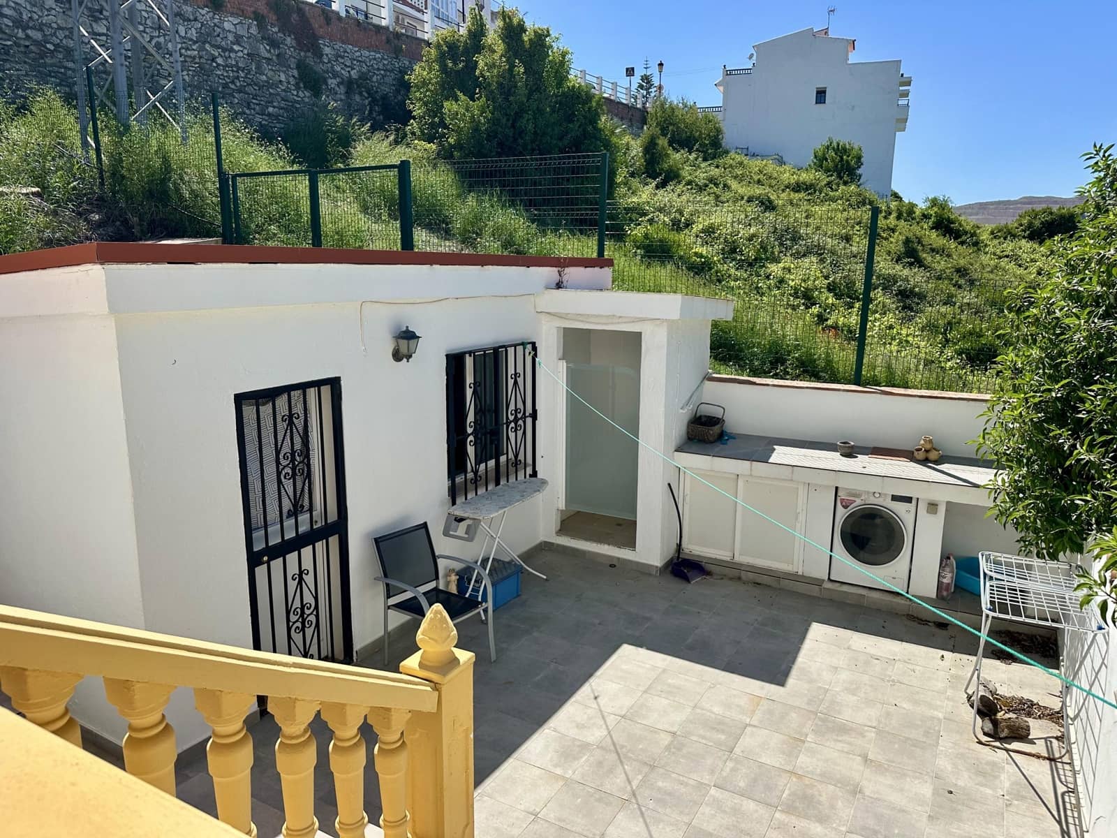 3 soveværelse Rækkehus til salg i Manilva med swimmingpool - € 225.000 (Ref: 9137334)