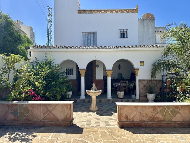 Adosado de 3 habitaciones en Manilva en venta con piscina - 225.000 € (Ref: 9137334)