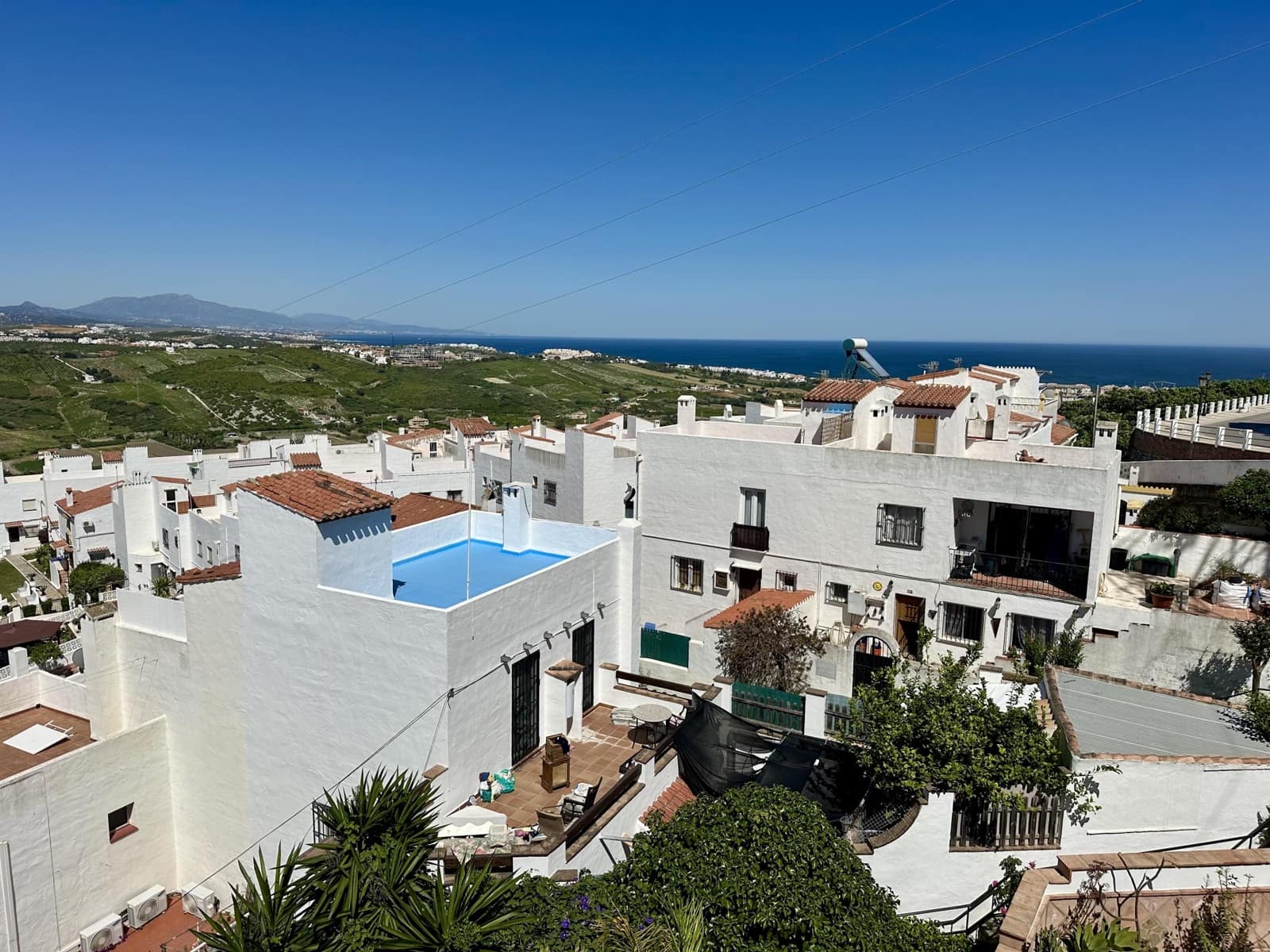 3 soveværelse Rækkehus til salg i Manilva med swimmingpool - € 225.000 (Ref: 9137334)