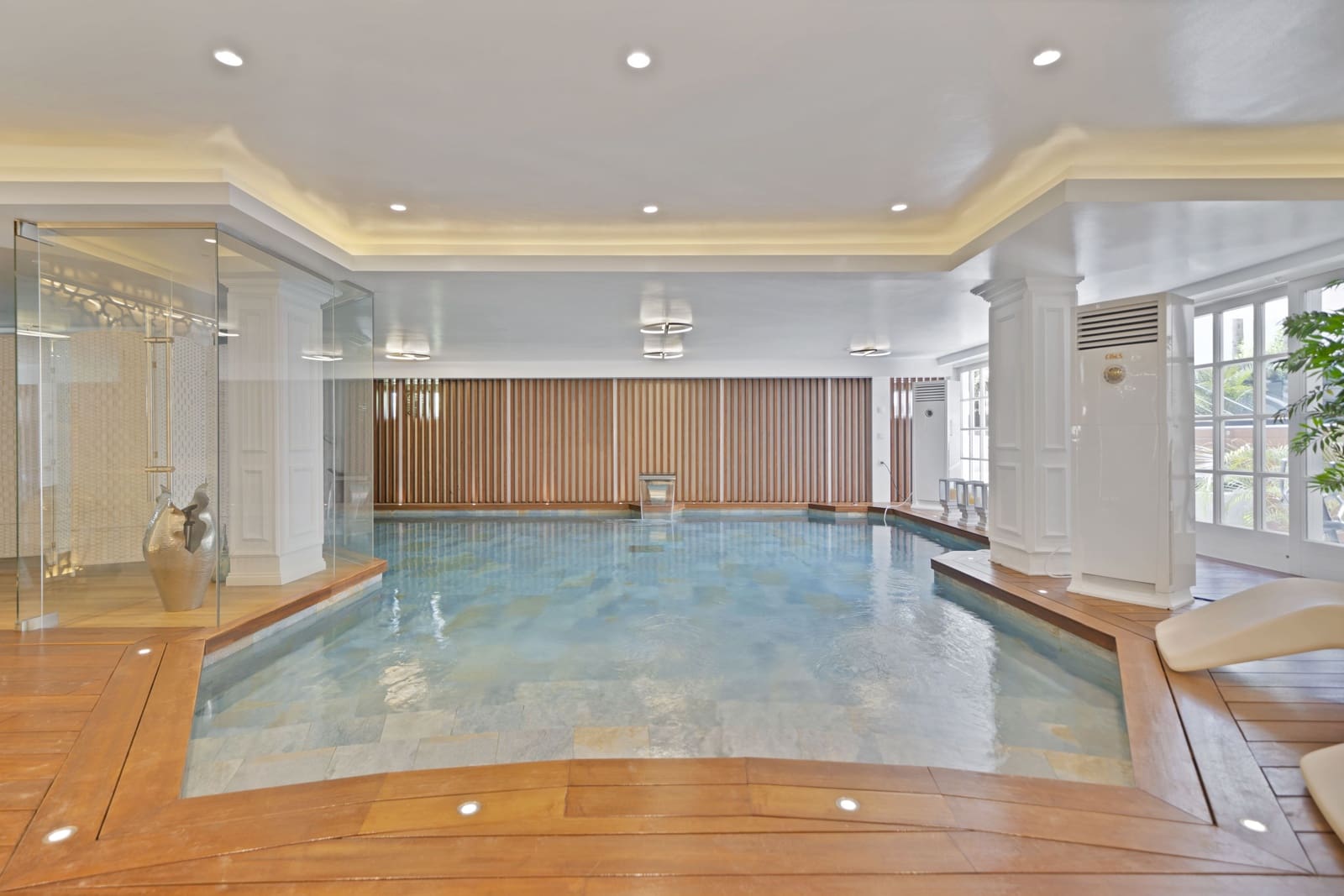 10 soveværelse Villa til leje i Puerto Banus med swimmingpool - € 30.000 (Ref: 9137335)