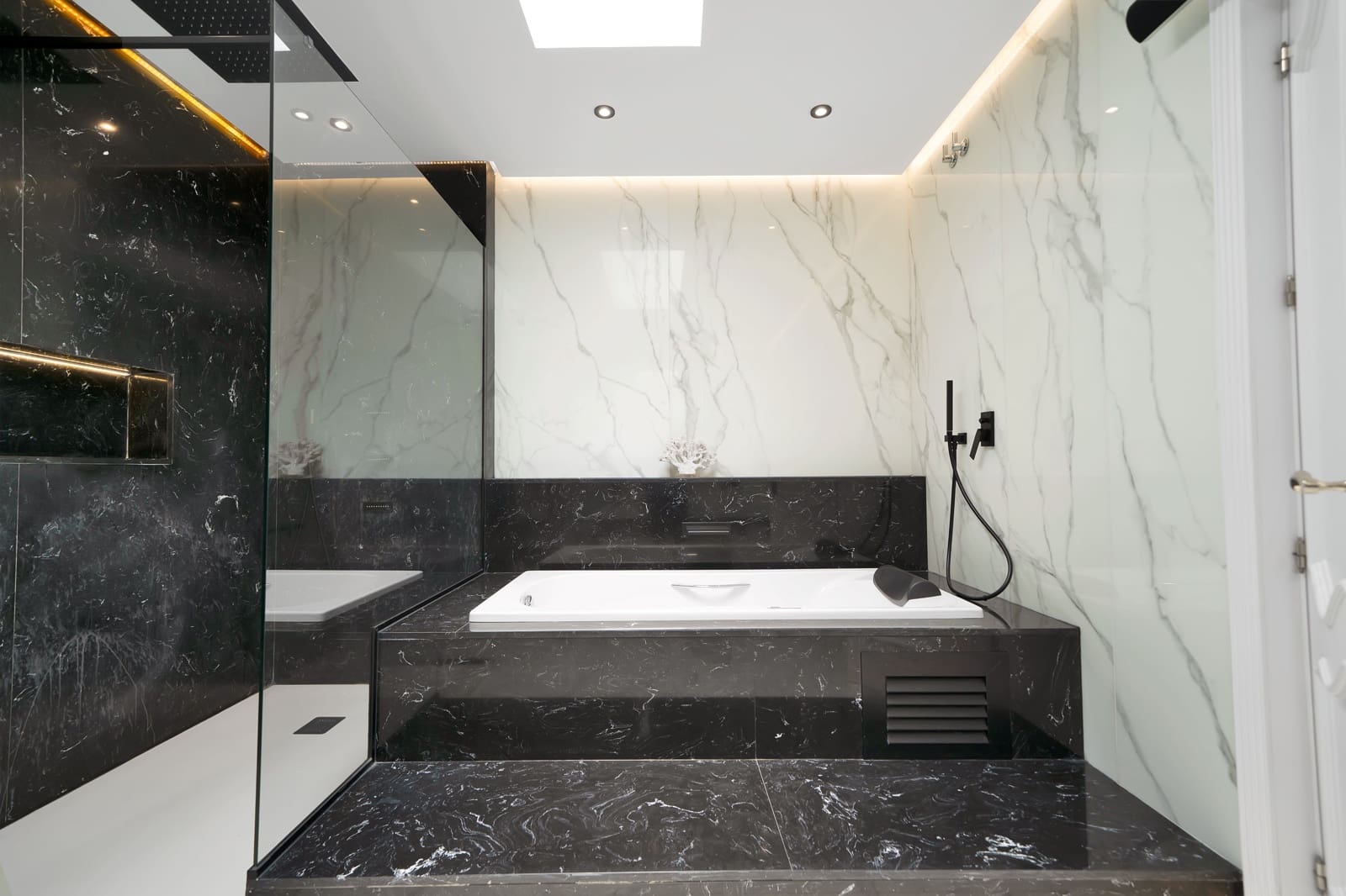 10 soveværelse Villa til leje i Puerto Banus med swimmingpool - € 30.000 (Ref: 9137335)