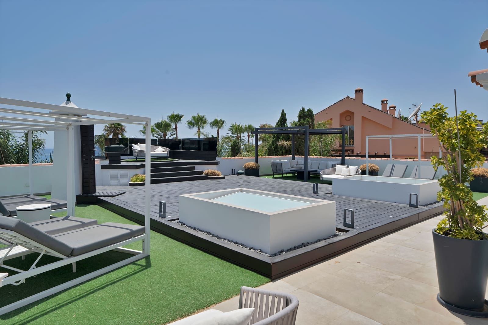 10 soveværelse Villa til leje i Puerto Banus med swimmingpool - € 30.000 (Ref: 9137335)
