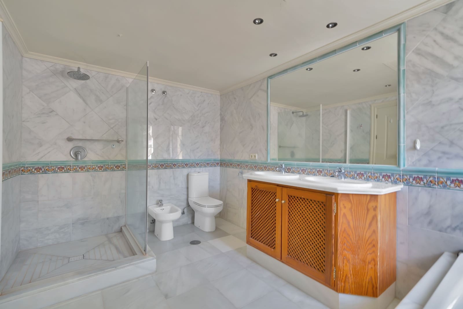 2 bedroom Apartment for sale in La Quinta with pool - € 559,000 (Ref: 9141762)