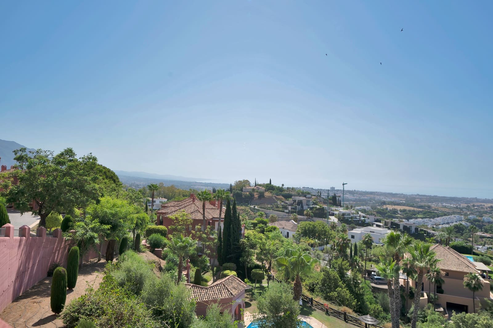 2 bedroom Apartment for sale in La Quinta with pool - € 559,000 (Ref: 9141762)