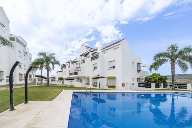 2 bedroom Apartment for rent in Estepona with pool - € 2,000 (Ref: 9159653)