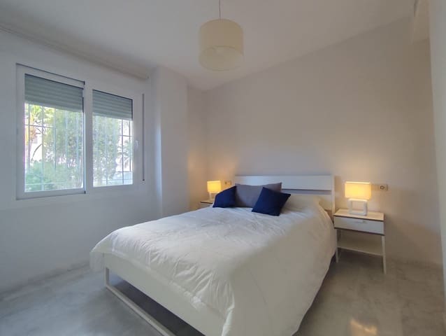 2 bedroom Apartment for rent in Estepona with pool - € 1,600 (Ref: 9159653)