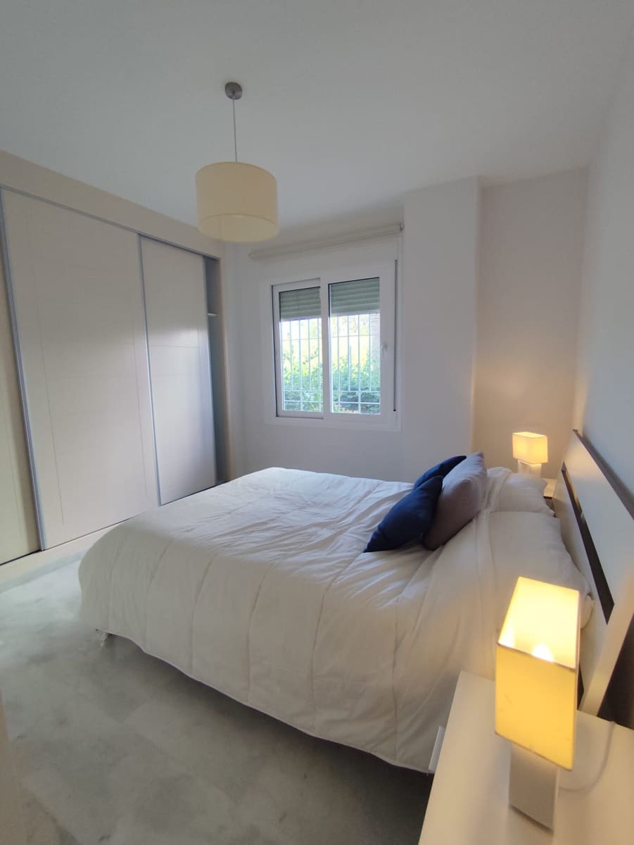 2 bedroom Apartment for rent in Estepona with pool - € 1,500 (Ref: 9159653)