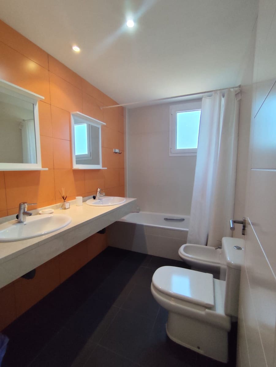 2 bedroom Apartment for rent in Estepona with pool - € 1,500 (Ref: 9159653)