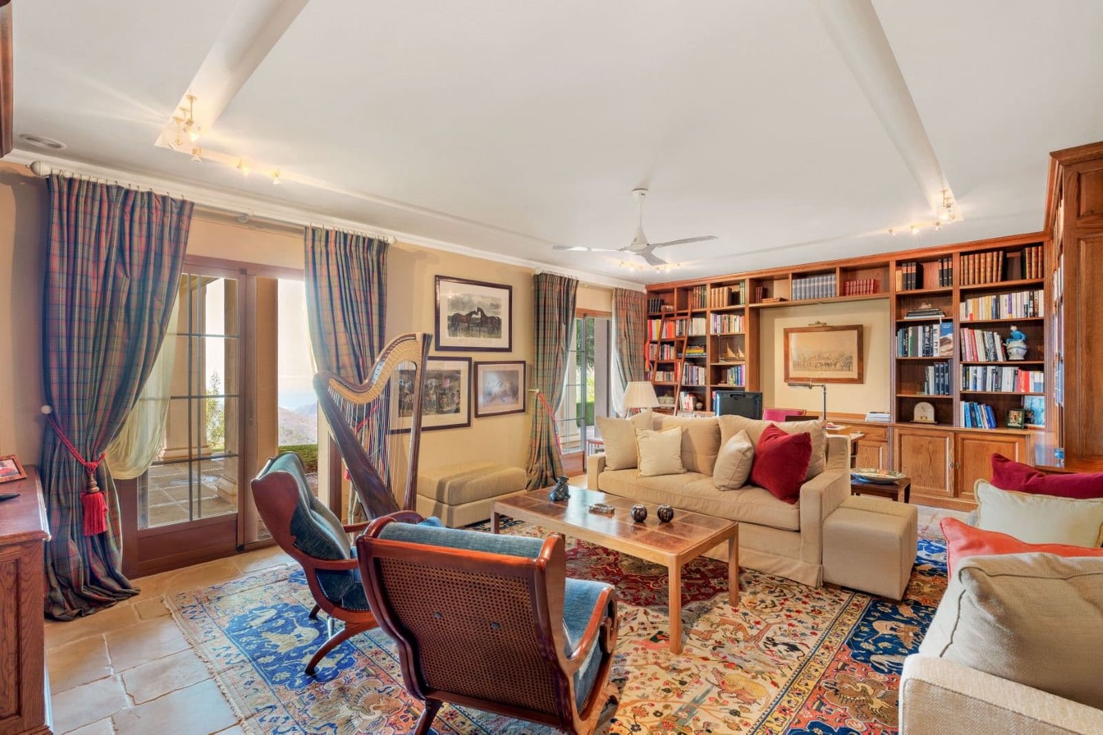 9 sovrum Villa till salu i Ojen med pool - 3 800 000 € (Ref: 9161200)