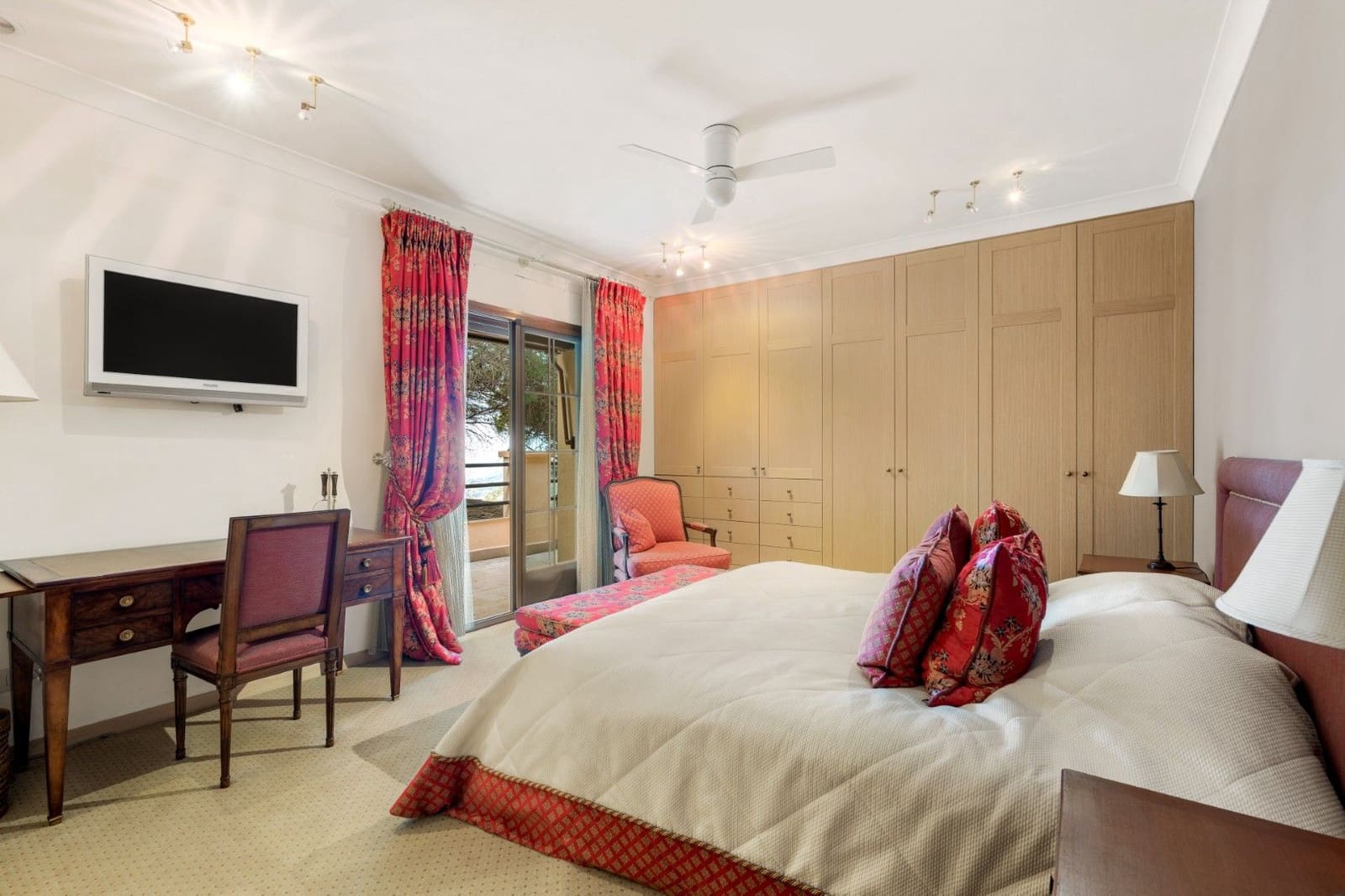 9 sovrum Villa till salu i Ojen med pool - 3 800 000 € (Ref: 9161200)