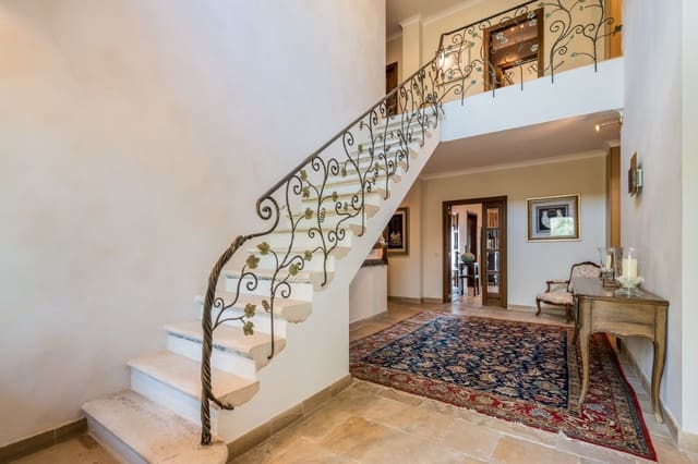 9 slaapkamer Villa te koop in Ojen met zwembad - € 3.800.000 (Ref: 9161200)