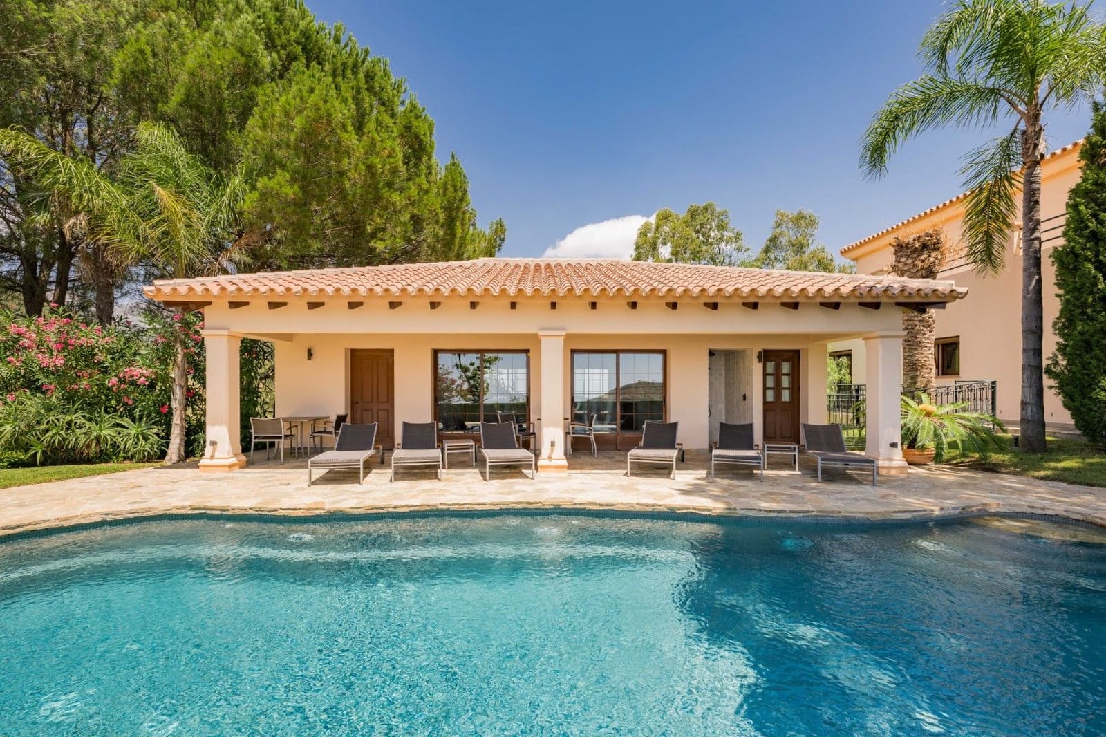 9 sovrum Villa till salu i Ojen med pool - 3 800 000 € (Ref: 9161200)