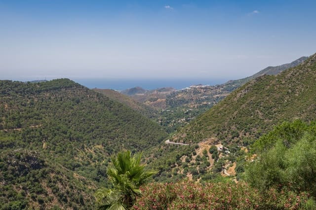 9 quarto Moradia para venda em Ojen com piscina - 3 800 000 € (Ref: 9161200)