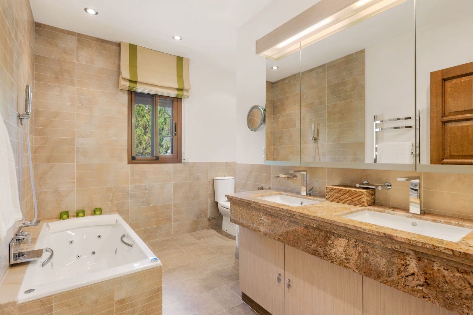 9 bedroom Villa for sale in Ojen with pool garage - € 3,800,000 (Ref: 9161200)