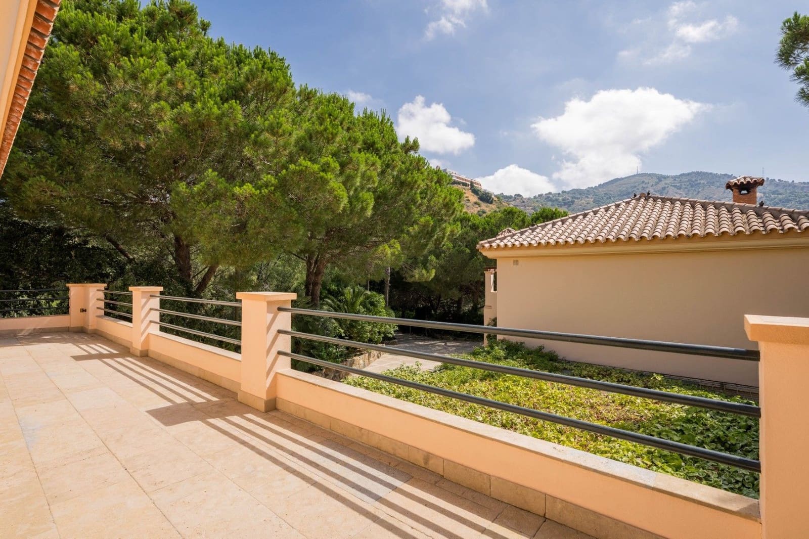 9 bedroom Villa for sale in Ojen with pool garage - € 3,800,000 (Ref: 9161200)