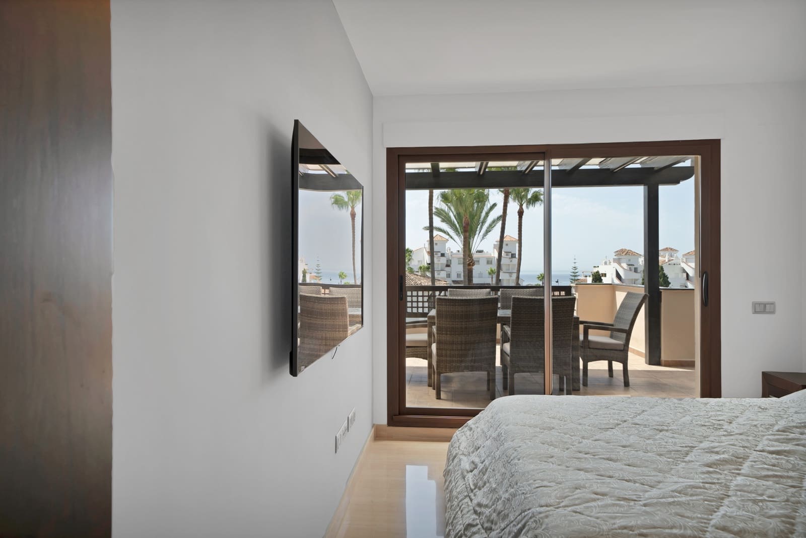 Ático de 3 habitaciones en Nueva Andalucia en venta - 1.550.000 € (Ref: 9165945)