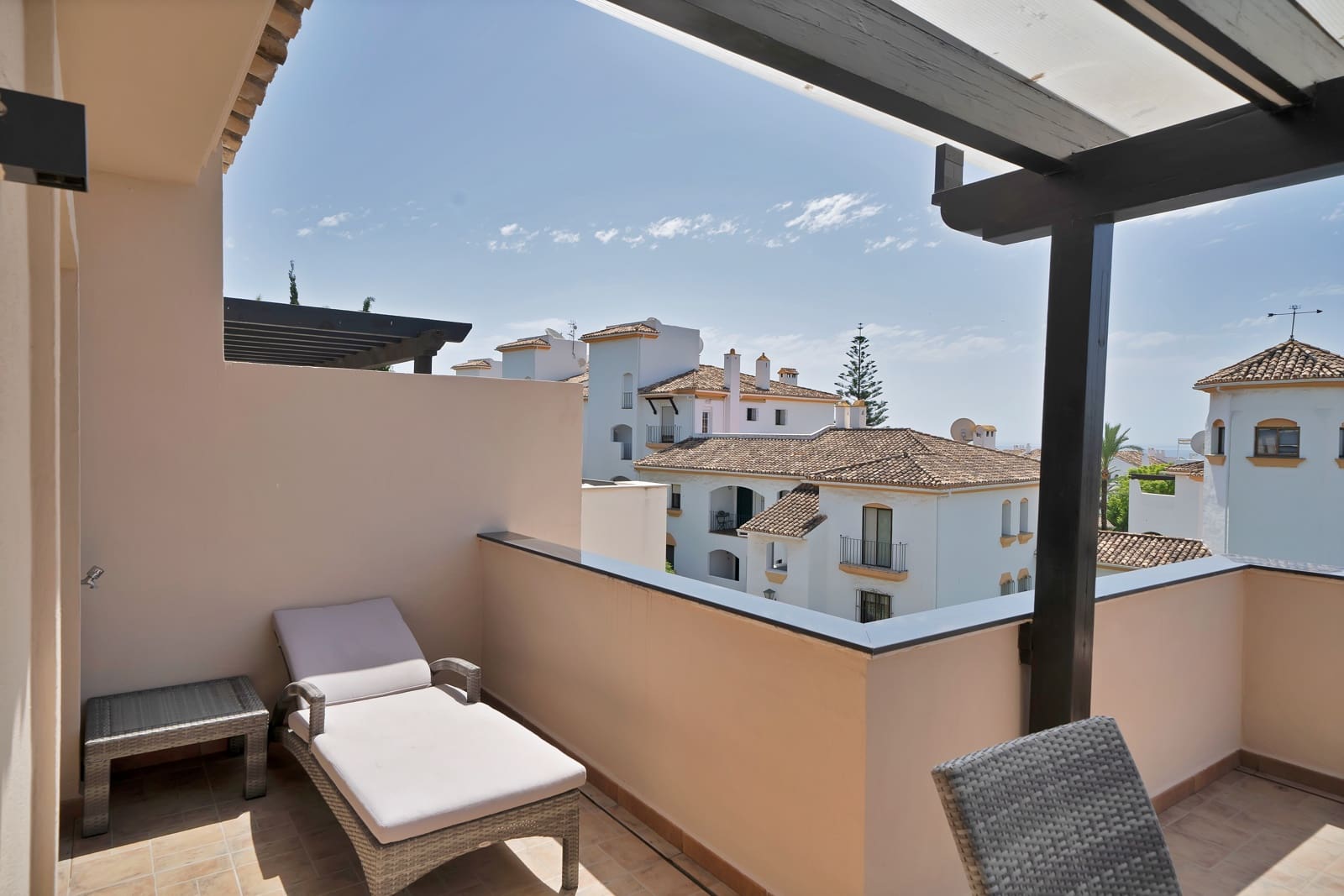 Ático de 3 habitaciones en Nueva Andalucia en venta - 1.550.000 € (Ref: 9165945)