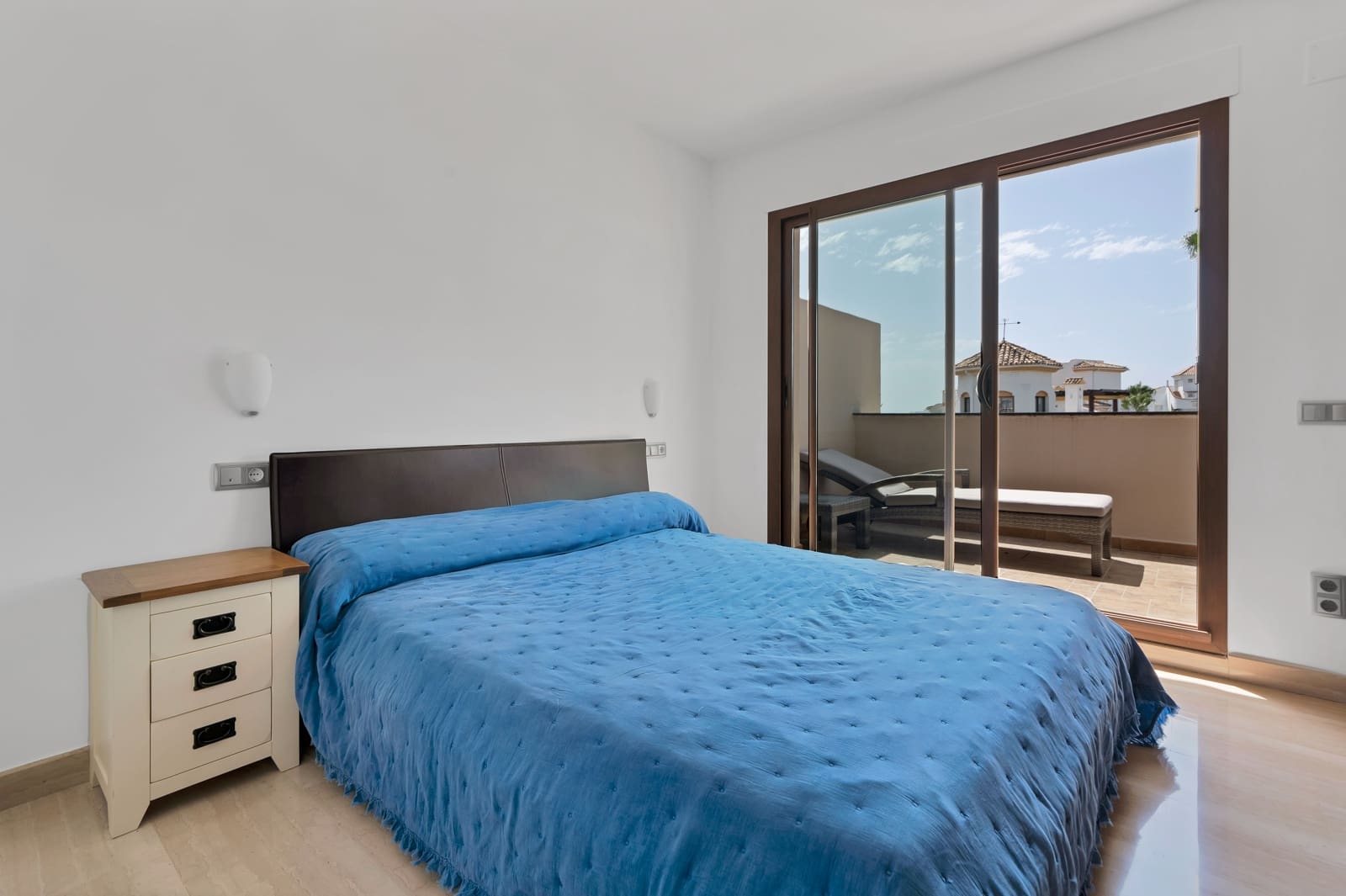 Ático de 3 habitaciones en Nueva Andalucia en venta - 1.550.000 € (Ref: 9165945)