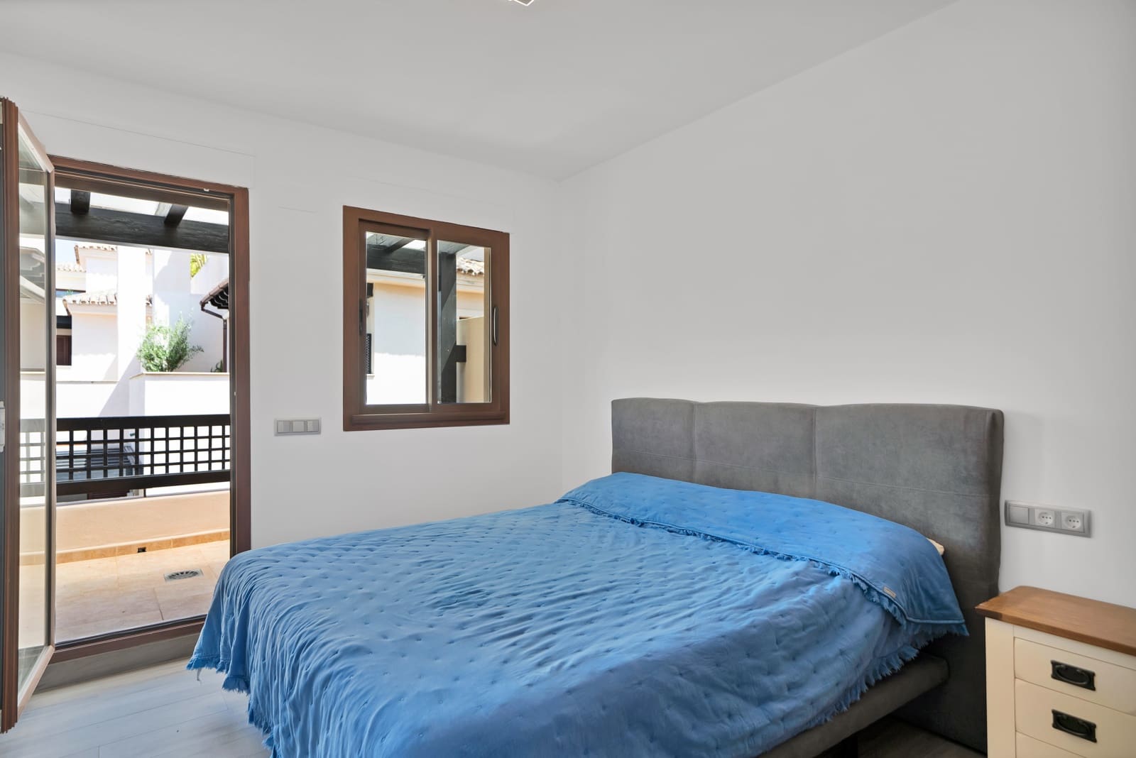 Ático de 3 habitaciones en Nueva Andalucia en venta - 1.550.000 € (Ref: 9165945)