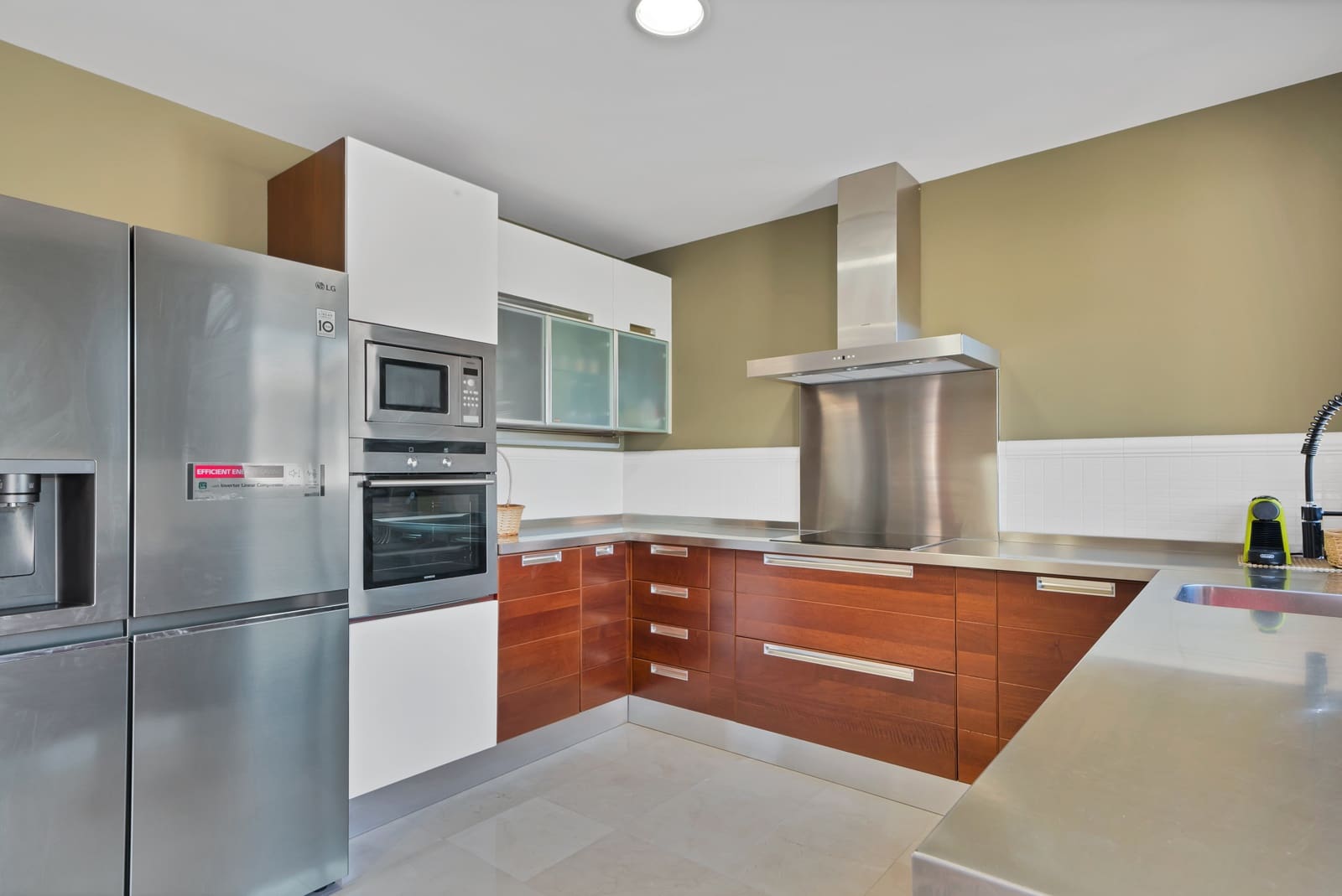 Ático de 3 habitaciones en Nueva Andalucia en venta - 1.550.000 € (Ref: 9165945)