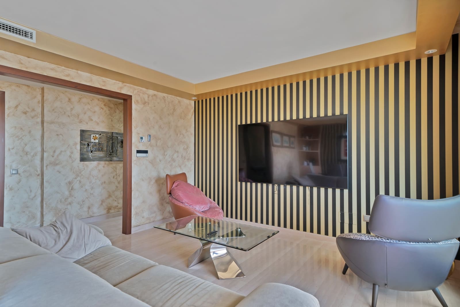 Ático de 3 habitaciones en Nueva Andalucia en venta - 1.550.000 € (Ref: 9165945)