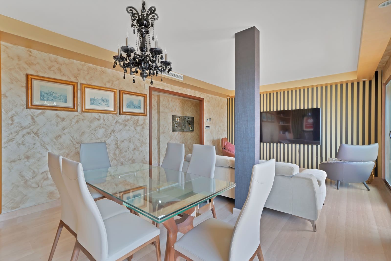 Ático de 3 habitaciones en Nueva Andalucia en venta - 1.550.000 € (Ref: 9165945)