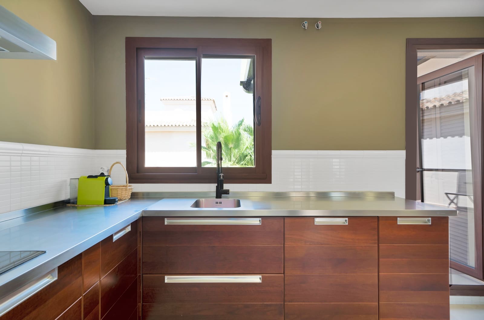 Ático de 3 habitaciones en Nueva Andalucia en venta - 1.550.000 € (Ref: 9165945)