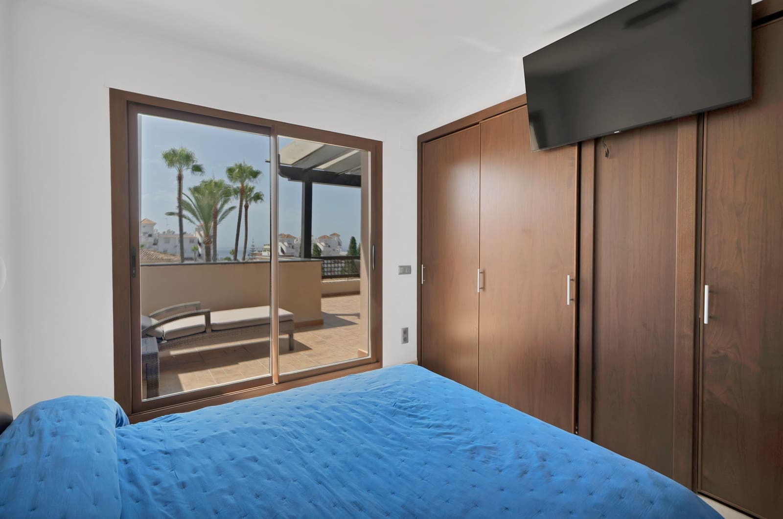 Ático de 3 habitaciones en Nueva Andalucia en venta - 1.550.000 € (Ref: 9165945)