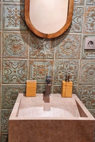 2 makuuhuone Huvila myytävänä paikassa Ojen mukana uima-altaan - 689 000 € (Ref: 9165946)