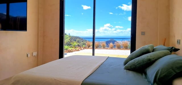 2 makuuhuone Huvila myytävänä paikassa Ojen mukana uima-altaan - 689 000 € (Ref: 9165946)