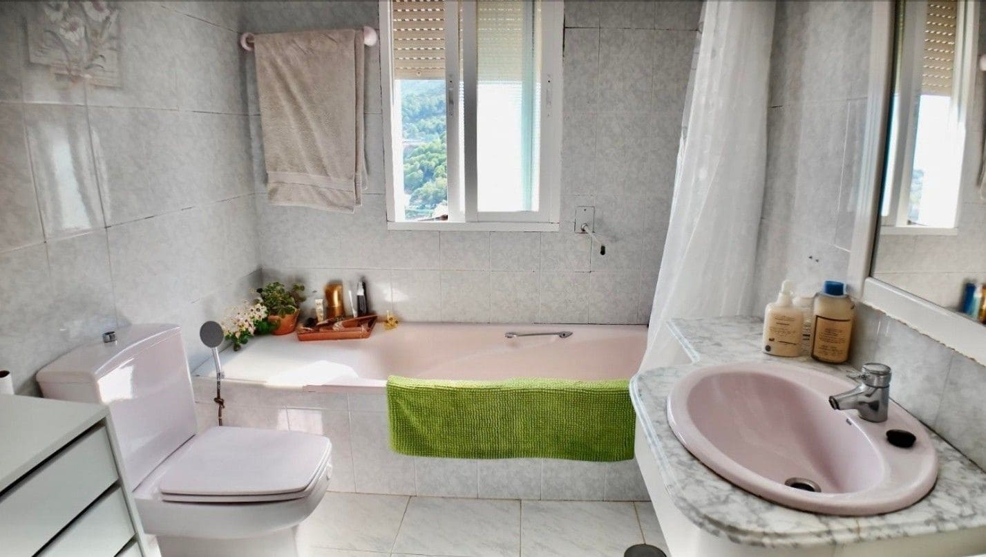 5 sypialnia Willa na sprzedaż w Ojen z basenem - 595 000 € (Ref: 9169694)