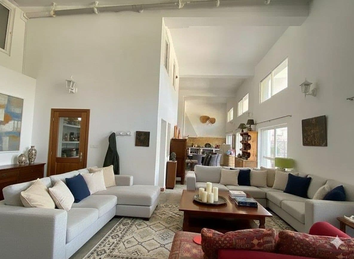 5 bedroom Villa for sale in Ojen with pool - € 595,000 (Ref: 9169694)