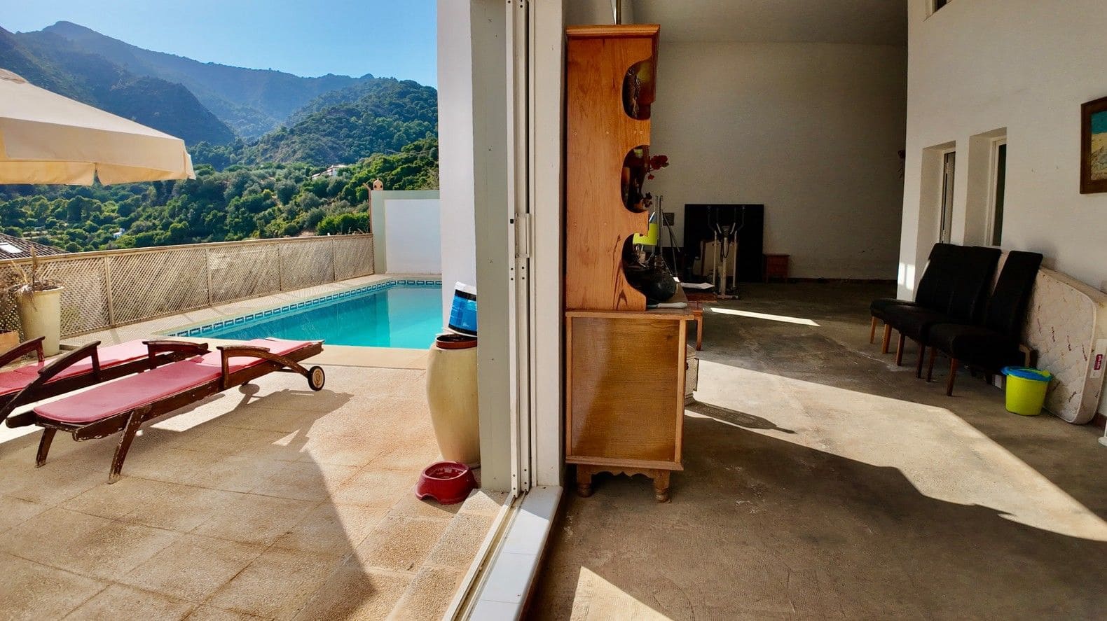 5 bedroom Villa for sale in Ojen with pool - € 595,000 (Ref: 9169694)