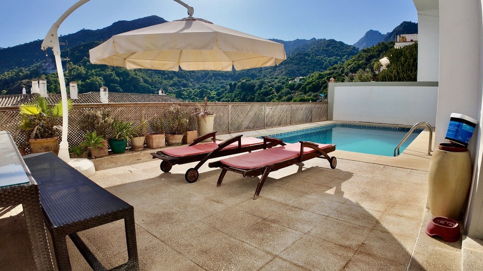 5 bedroom Villa for sale in Ojen with pool - € 595,000 (Ref: 9169694)