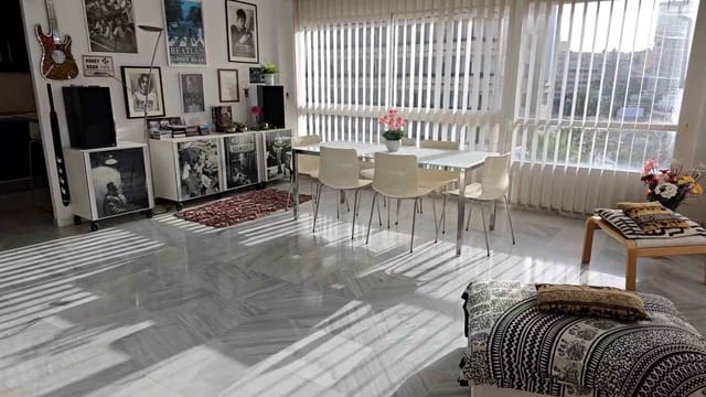 Apartamento de 2 habitaciones en Marbella Centro, Marbella en venta con piscina - 1.250.000 € (Ref: 9169695)