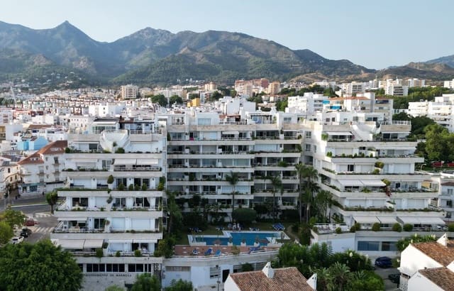 2 slaapkamer Appartement te koop in Marbella met zwembad garage - € 1.250.000 (Ref: 9169695)